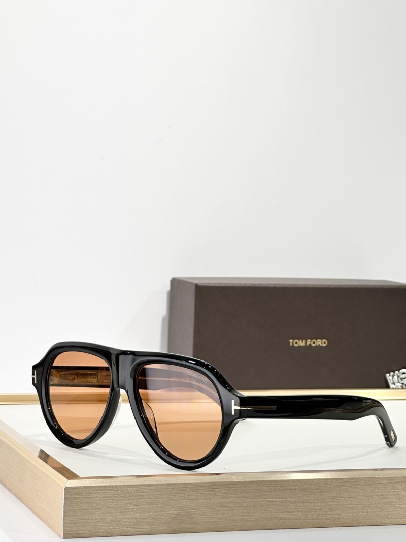 TOM FORD
